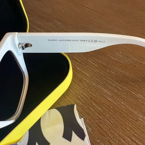 MARC JACOBS Sunglasses MJ693S-HYMIC-55  Shades White NEW With Case/Wipe - Picture 6 of 10